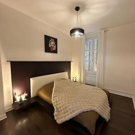 Apartmán T3 Centre Ville, Balneo Et Parking Prive Aurillac