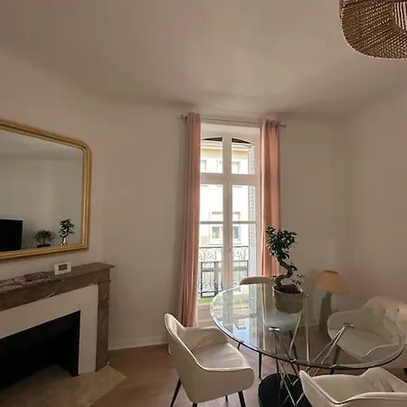 T3 Centre Ville, Balneo Et Parking Prive * Aurillac