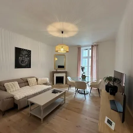 Apartment T3 Centre Ville, Balneo Et Parking Prive Aurillac