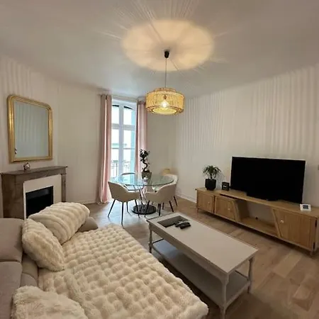 T3 Centre Ville, Balneo Et Parking Prive Appartement Aurillac